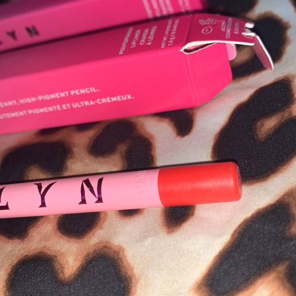 JACLYN Cosmetics Strawberry Feels Poutspoken Lip Liner Crayon in SUGARED New LOT - Picture 14 of 16